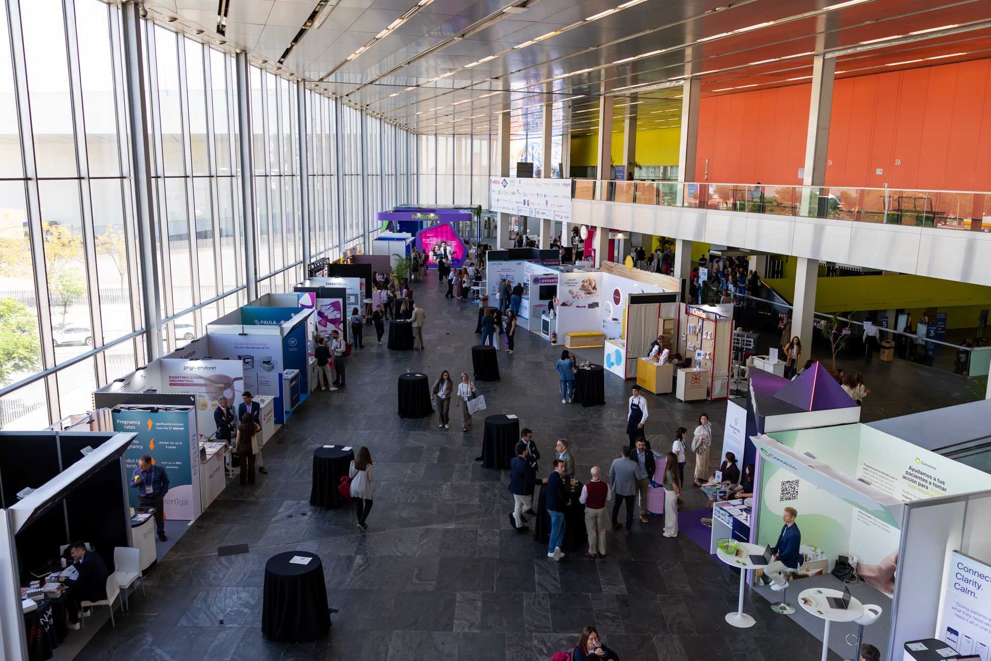 Congreso profesional con zona de expositores