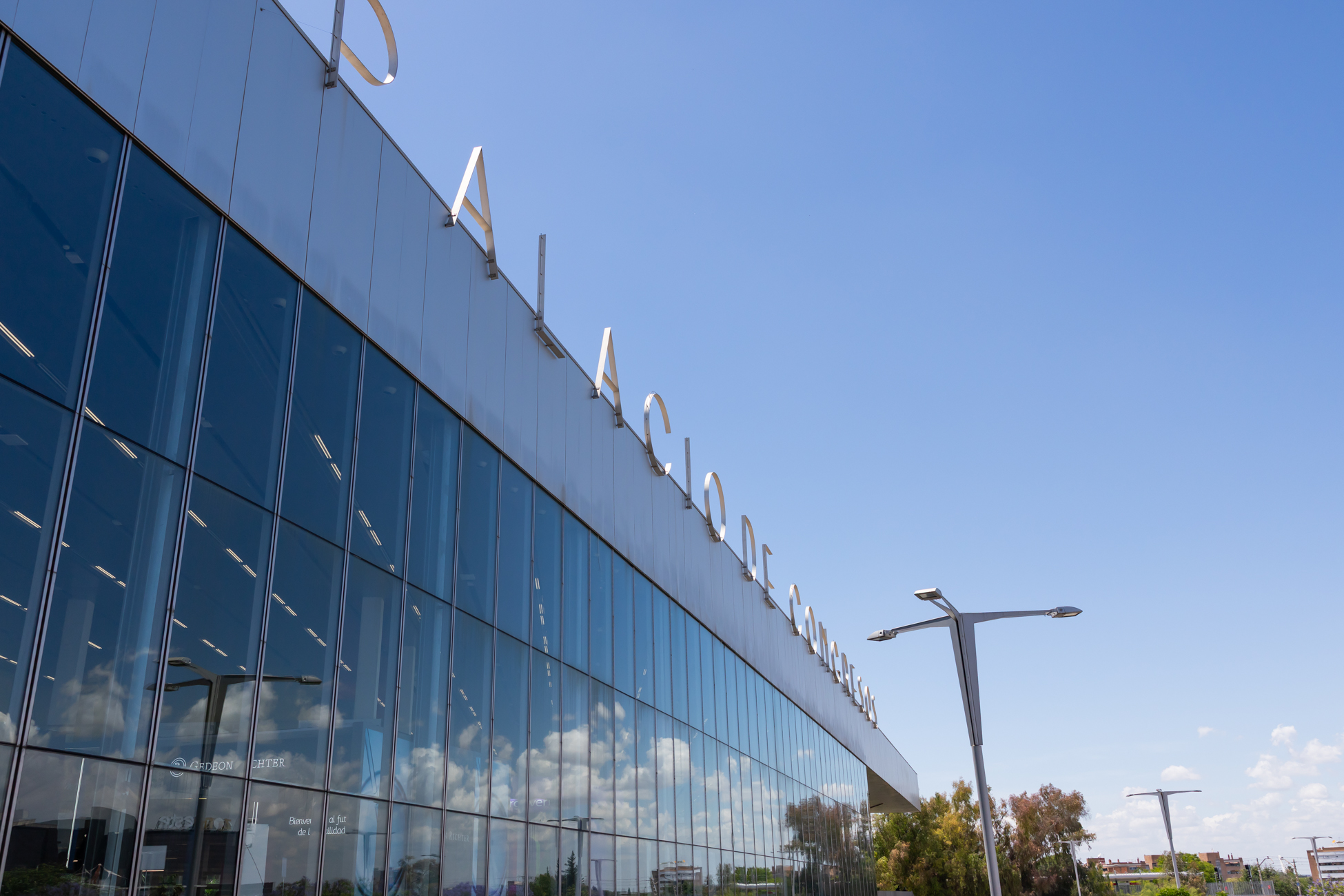 Exterior del recinto de congresos