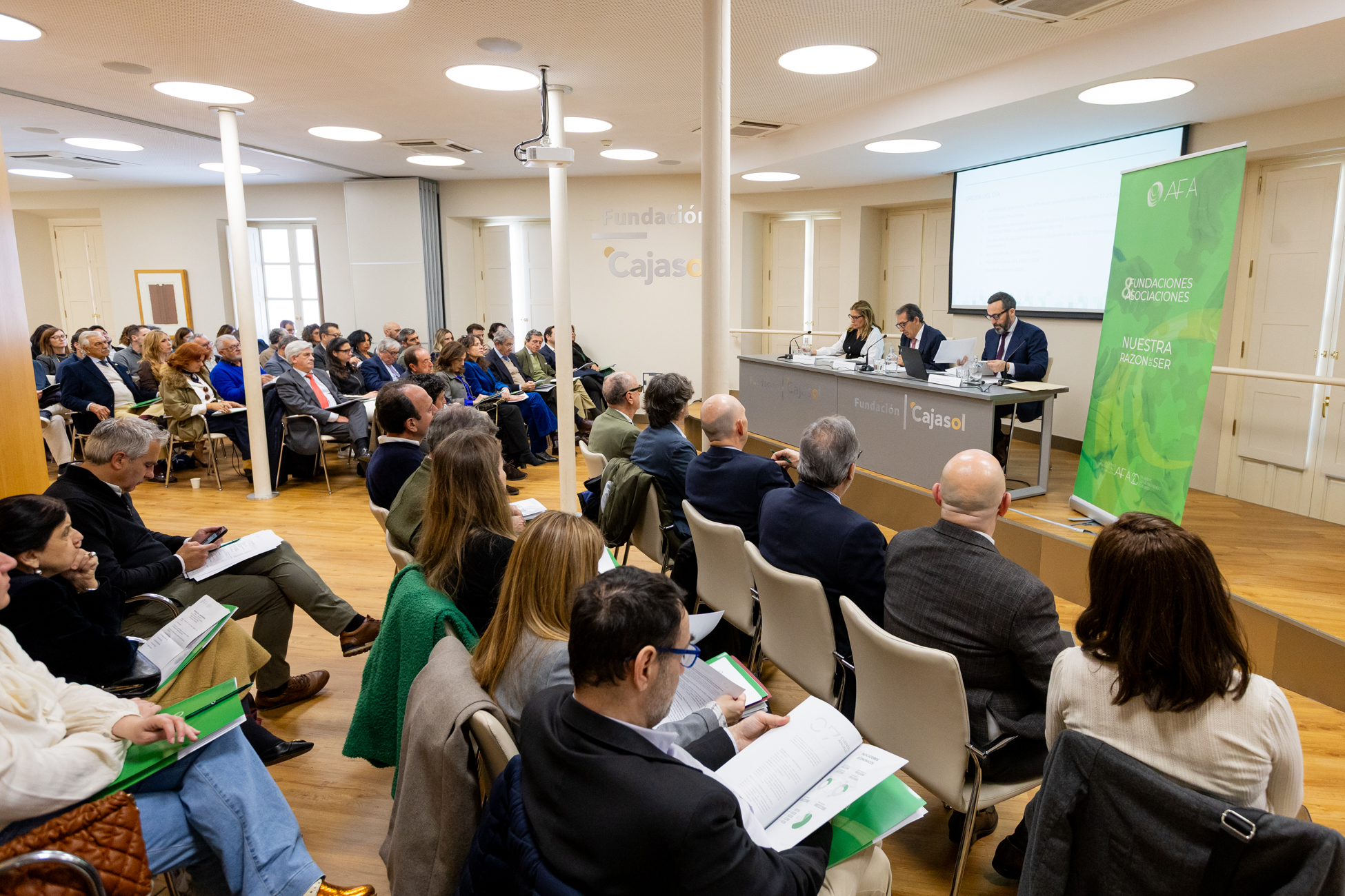 Asistentes durante una asamblea de empresa