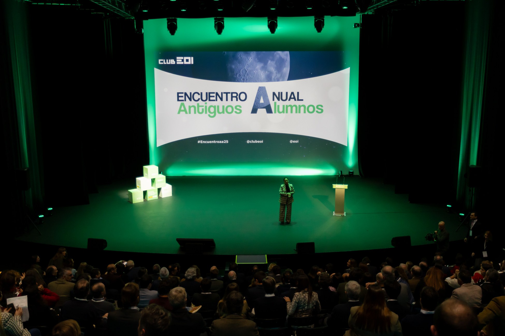 Vista general del encuentro de antiguos alumnos de EOI 2025
