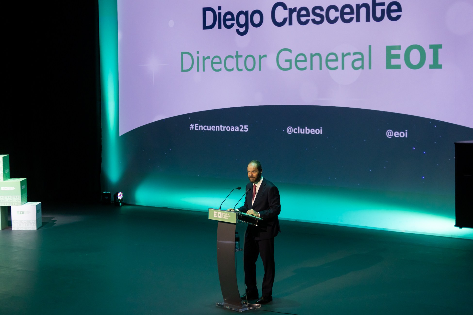 Ponente en el escenario del Auditorio Cartuja